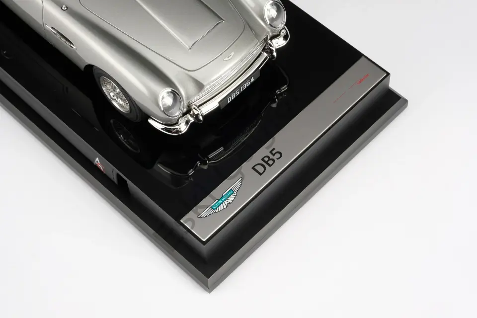1:18 Amalgam  Aston Martin DB5 Vantage Silver (Ön Sipariş)