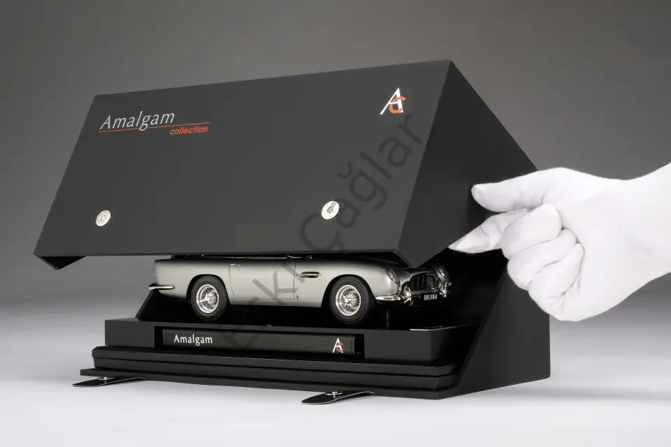 1:18 Amalgam  Aston Martin DB5 Vantage Silver (Ön Sipariş)