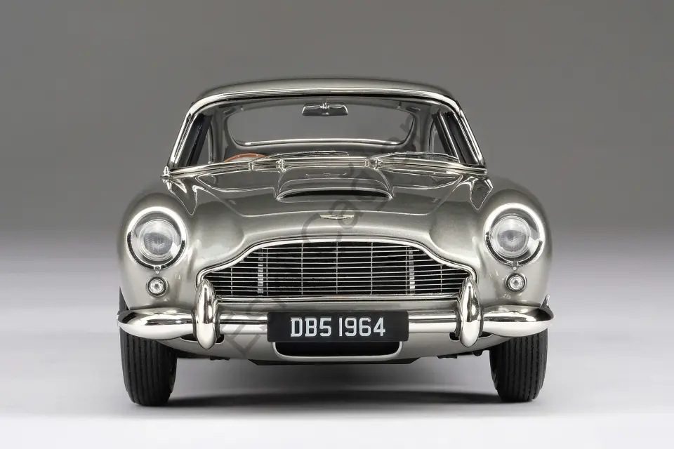 1:18 Amalgam  Aston Martin DB5 Vantage Silver (Ön Sipariş)