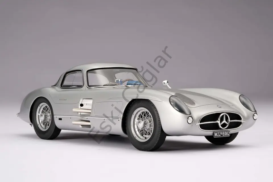 1:18 Amalgam Mercedes-Benz 300 SLR Uhlenhaut Coupe Silver (Ön Sipariş)