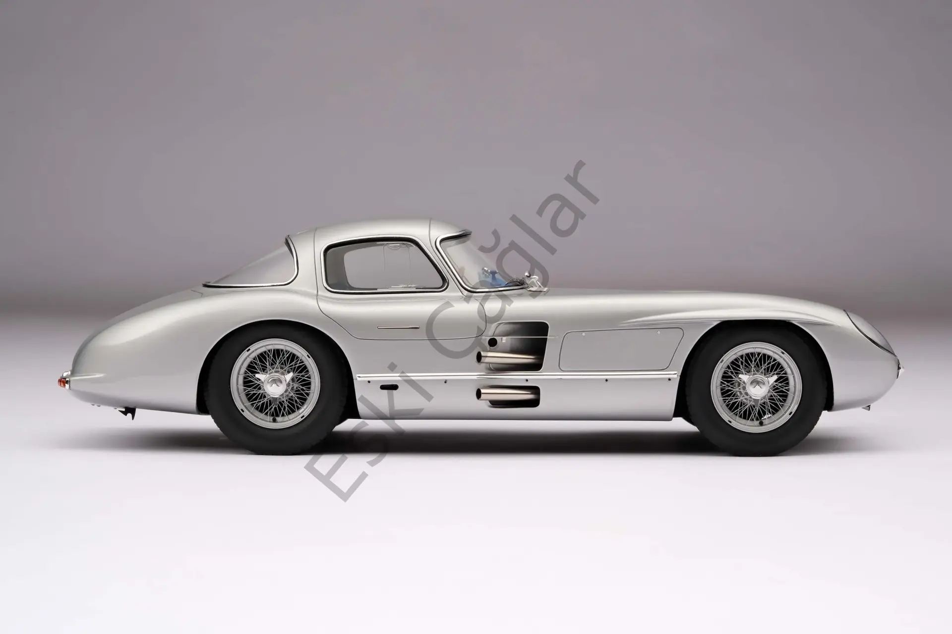 1:18 Amalgam Mercedes-Benz 300 SLR Uhlenhaut Coupe Silver (Ön Sipariş)