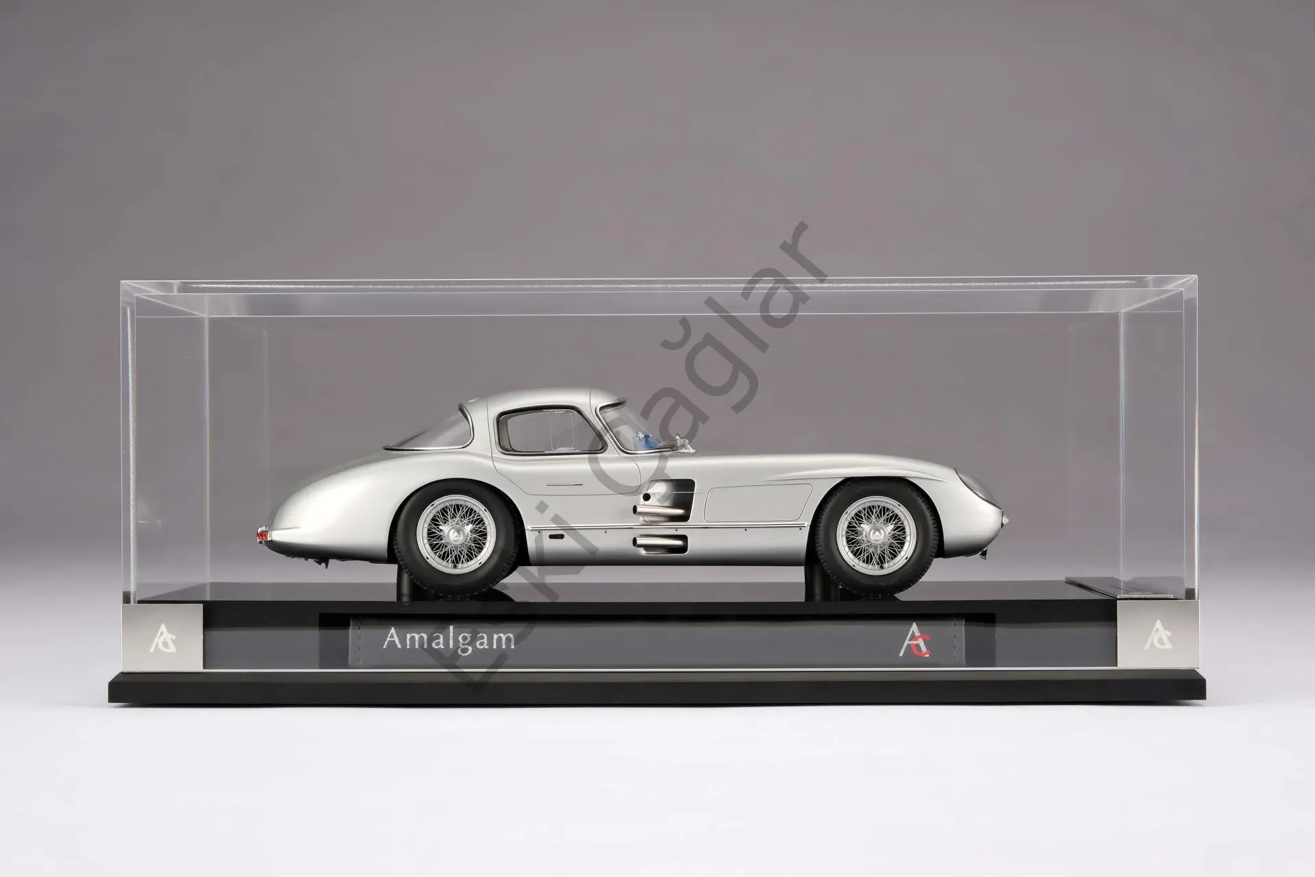 1:18 Amalgam Mercedes-Benz 300 SLR Uhlenhaut Coupe Silver (Ön Sipariş)