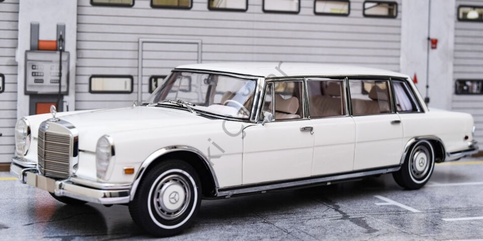 1:18 CMC M-215 Mercedes Benz 600 Pullman W100