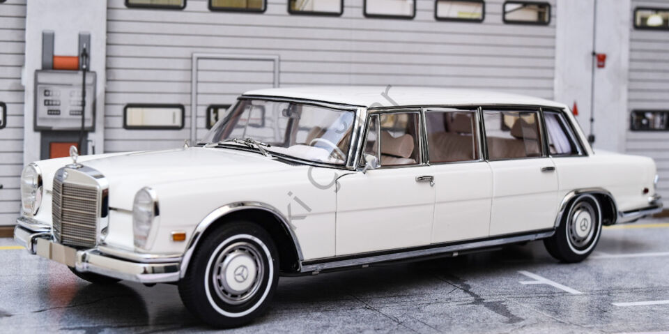 1:18 CMC M-215 Mercedes Benz 600 Pullman W100