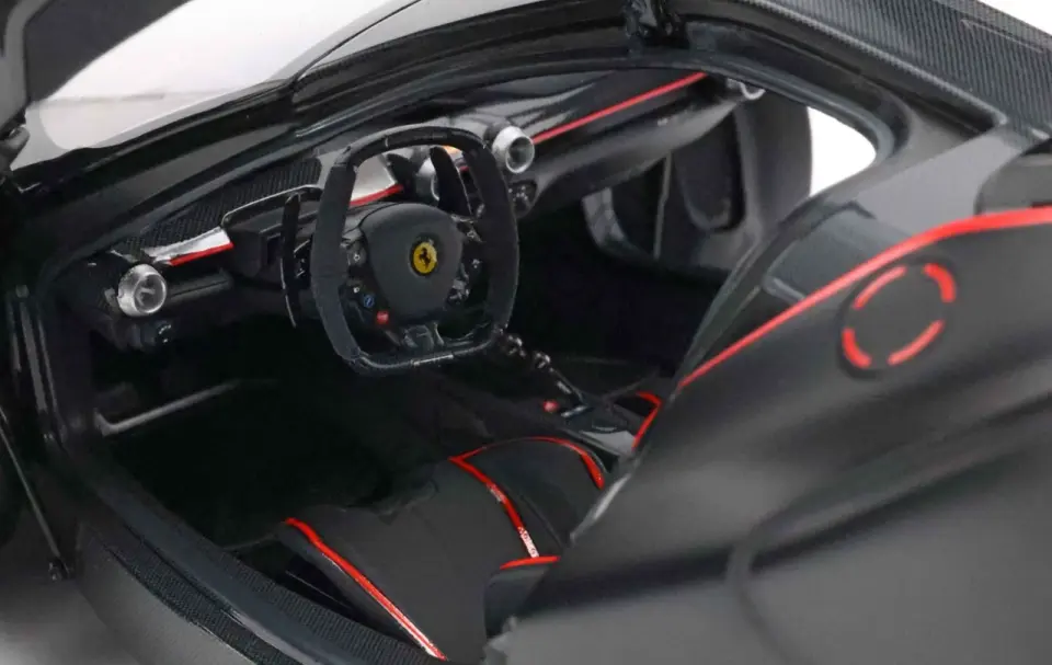 1:18 BBR Models Ferrari LaFerrari Matt Black with Red Stripes 200 Limits (Ön Sipariş)