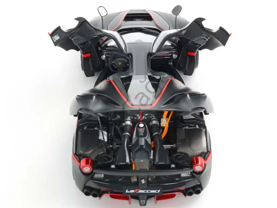 1:18 BBR Models Ferrari LaFerrari Matt Black with Red Stripes 200 Limits (Ön Sipariş)