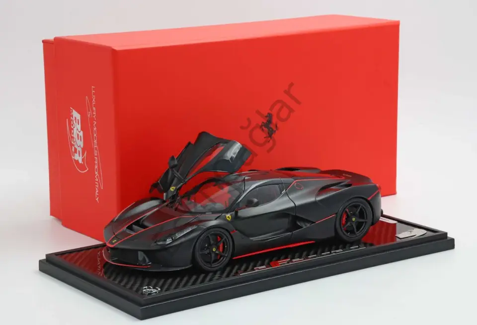 1:18 BBR Models Ferrari LaFerrari Matt Black with Red Stripes 200 Limits (Ön Sipariş)