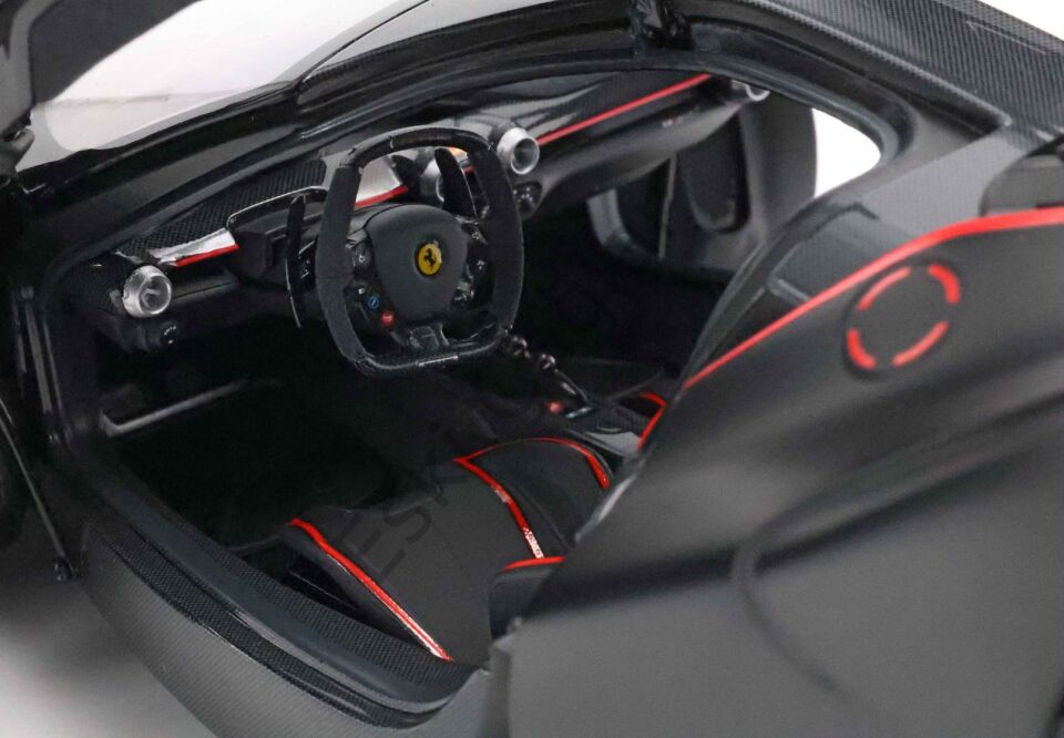 1:18 BBR Models Ferrari LaFerrari Matt Black with Red Stripes 200 Limits