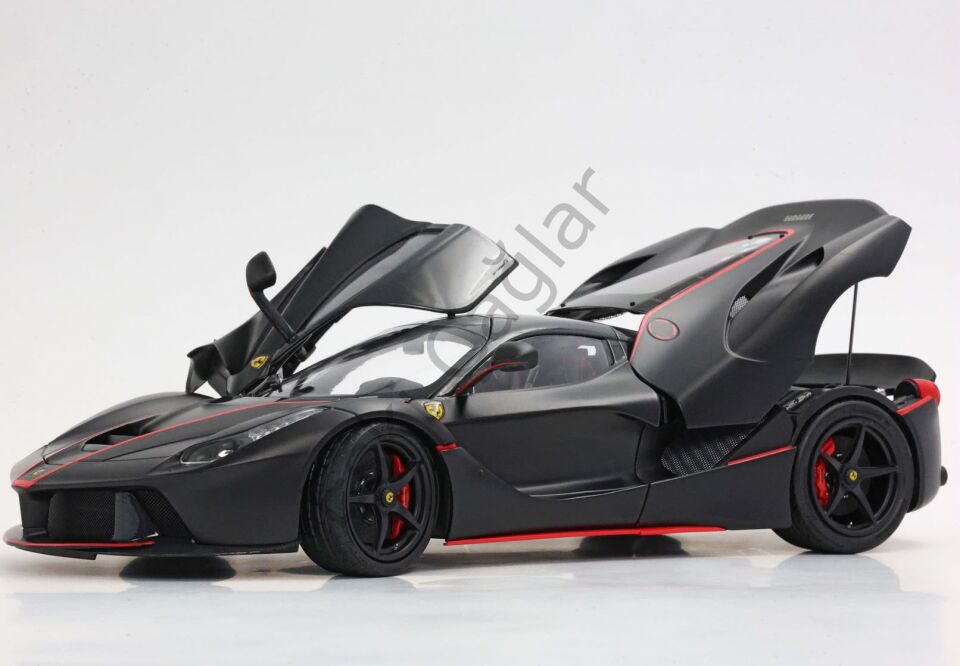 1:18 BBR Models Ferrari LaFerrari Matt Black with Red Stripes 200 Limits