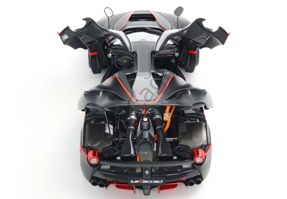 1:18 BBR Models Ferrari LaFerrari Matt Black with Red Stripes 200 Limits