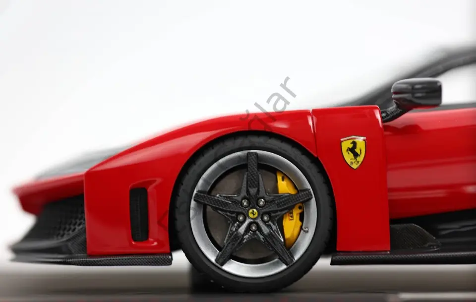 1:18 BBR Models Ferrari F80 Optional Carbon Rosso Corsa Red with Carbon Silver Wheels 400 Limits (Ön Sipariş)