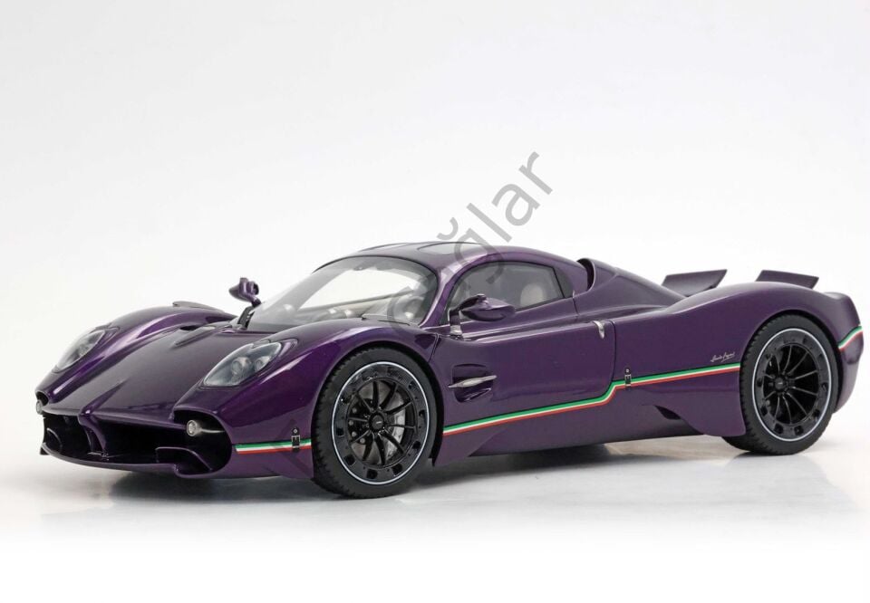 1:18 BBR Models  Pagani Utopia Coupe Purple Hong Kong with Italian Flag