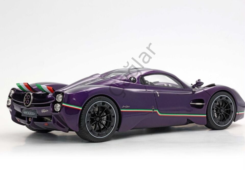 1:18 BBR Models  Pagani Utopia Coupe Purple Hong Kong with Italian Flag