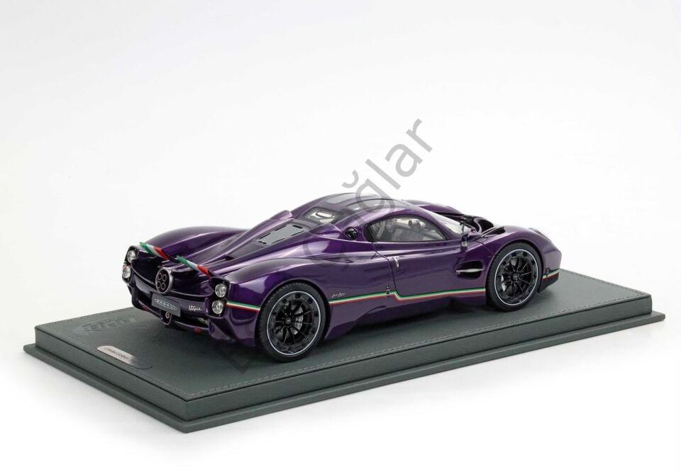 1:18 BBR Models  Pagani Utopia Coupe Purple Hong Kong with Italian Flag