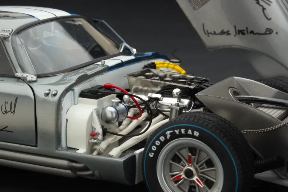 1:18 EXOTO 1965 Cobra Daytona Coupe | Exclusive Signatures Edition 50 Years Special