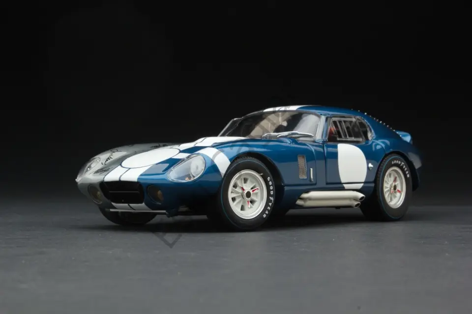 1:18 EXOTO 1965 Cobra Daytona Coupe | Exclusive Signatures Edition 50 Years Special