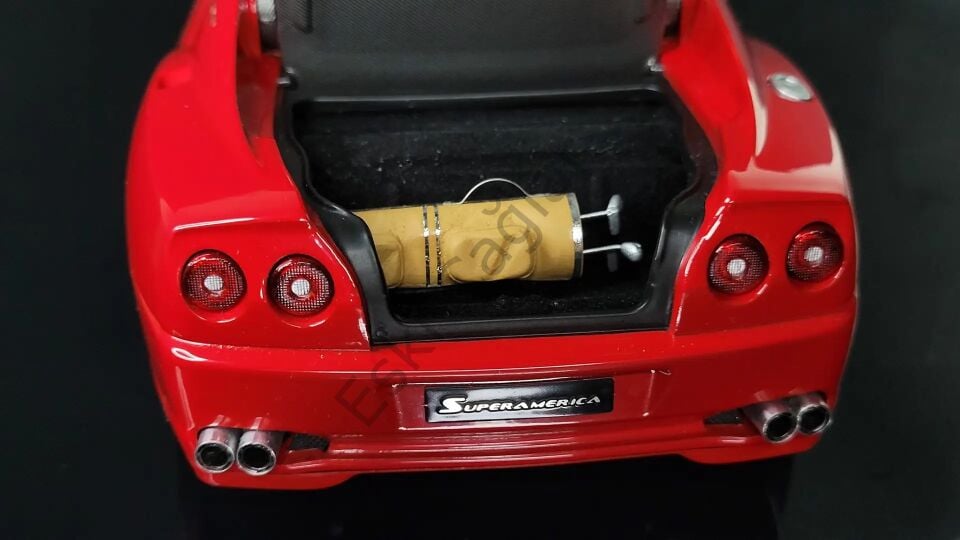 1:18 Hotwheels Super Elite Ferrari 575 Superamerica