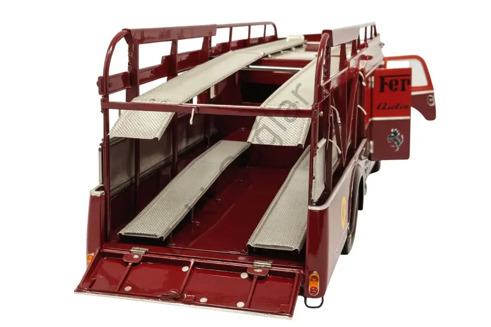 1:18 CMR 1957 Fiat 642 RN2 Bartoletti Ferrari Renntransporter