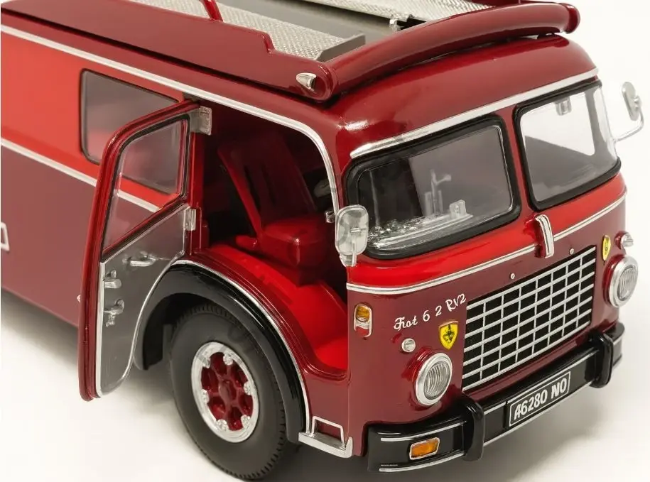 1:18 CMR 1957 Fiat 642 RN2 Bartoletti Ferrari Renntransporter