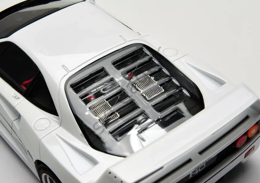 1:18 GL Model Ferrari F40 Pearl White Resin Car Model 14/50