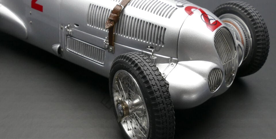 1:18 CMC Mercedes-Benz W 125, Donington GP, #2 Lang 1000 Limits (Ön Sipariş)