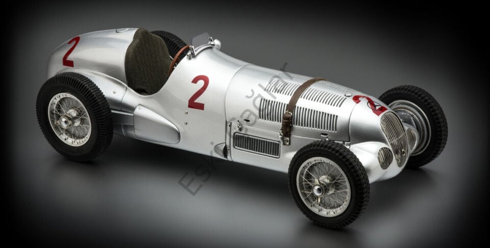 1:18 CMC Mercedes-Benz W 125, Donington GP, #2 Lang 1000 Limits (Ön Sipariş)