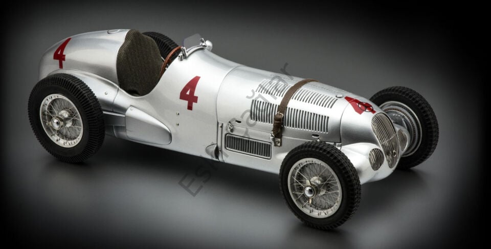 1:18 CMC Mercedes-Benz W 125, 1937 GP Donington, #4 Seaman 1000 Limits (Ön Sipariş)
