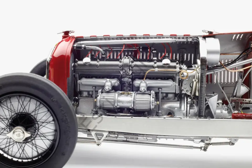1:18 CMC Alfa-Romeo P3 Caracciola, winner GP Germany 1932, #2 1000 Limits (Ön Sipariş)
