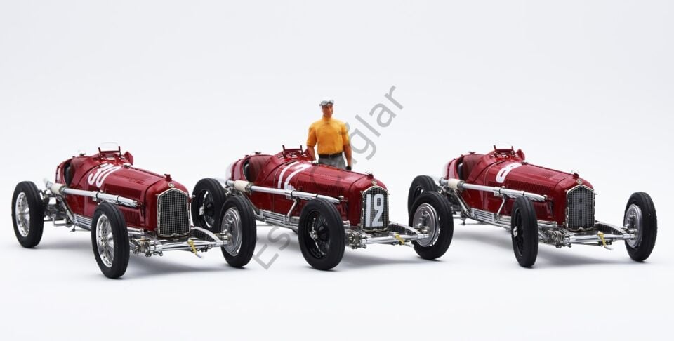 1:18 CMC Winner-Set Tazio Nuvolari CMC Alfa-Romeo P3 Winner GP France 1932, #12 Winner Coppa Ciano 1932, #30 Winner Coppa Acerbo 1932, #8 Inclusive Figurine and Showcase 300 Limits (Ön Sipariş)
