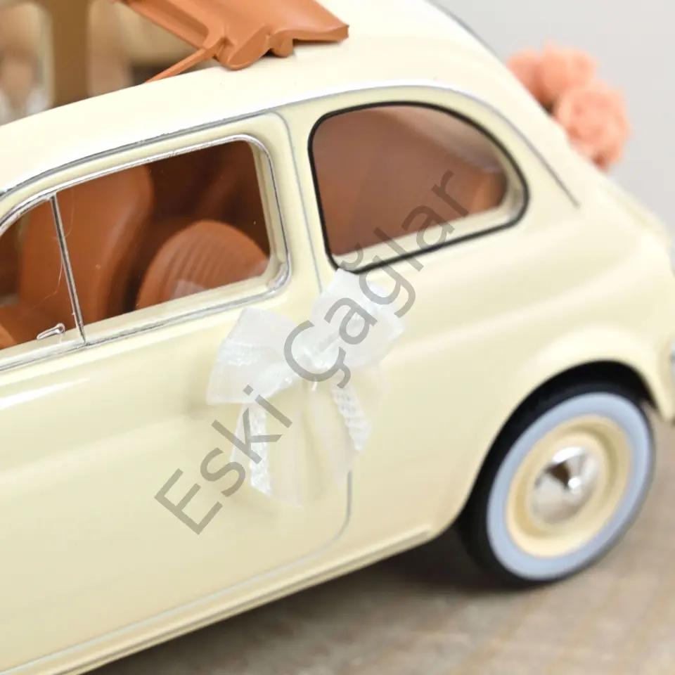 1:18 Norev Fiat 500 L 1968 Ivory Wedding Gift