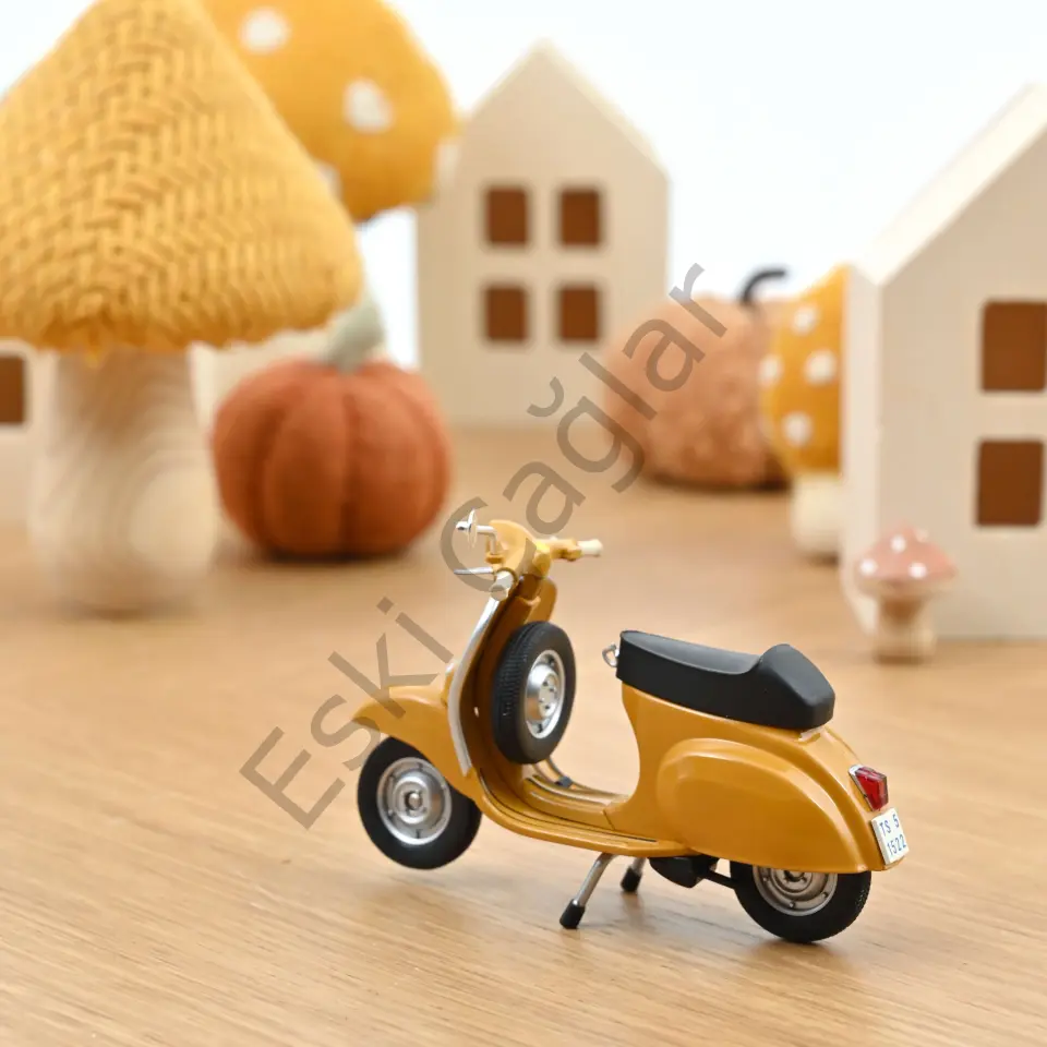1:18 NOREV Vespa 50 R 1969 Positano Yellow