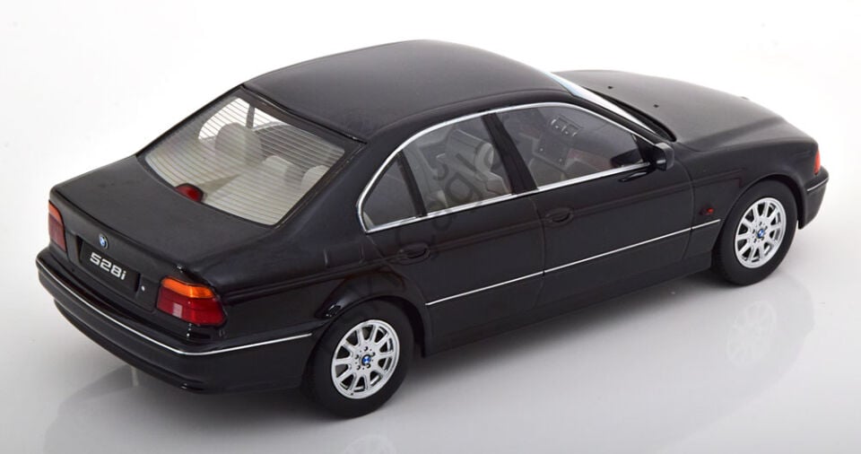 1:18 KKScale BMW 528i E39 Sedan Black Metalic