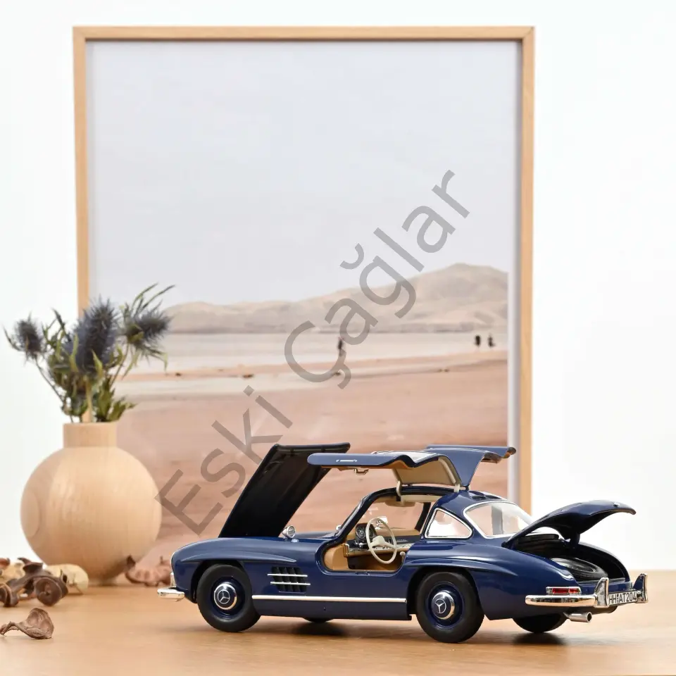 1:18 Norev 1954 Mercedes Benz 300SL Gullwing W198