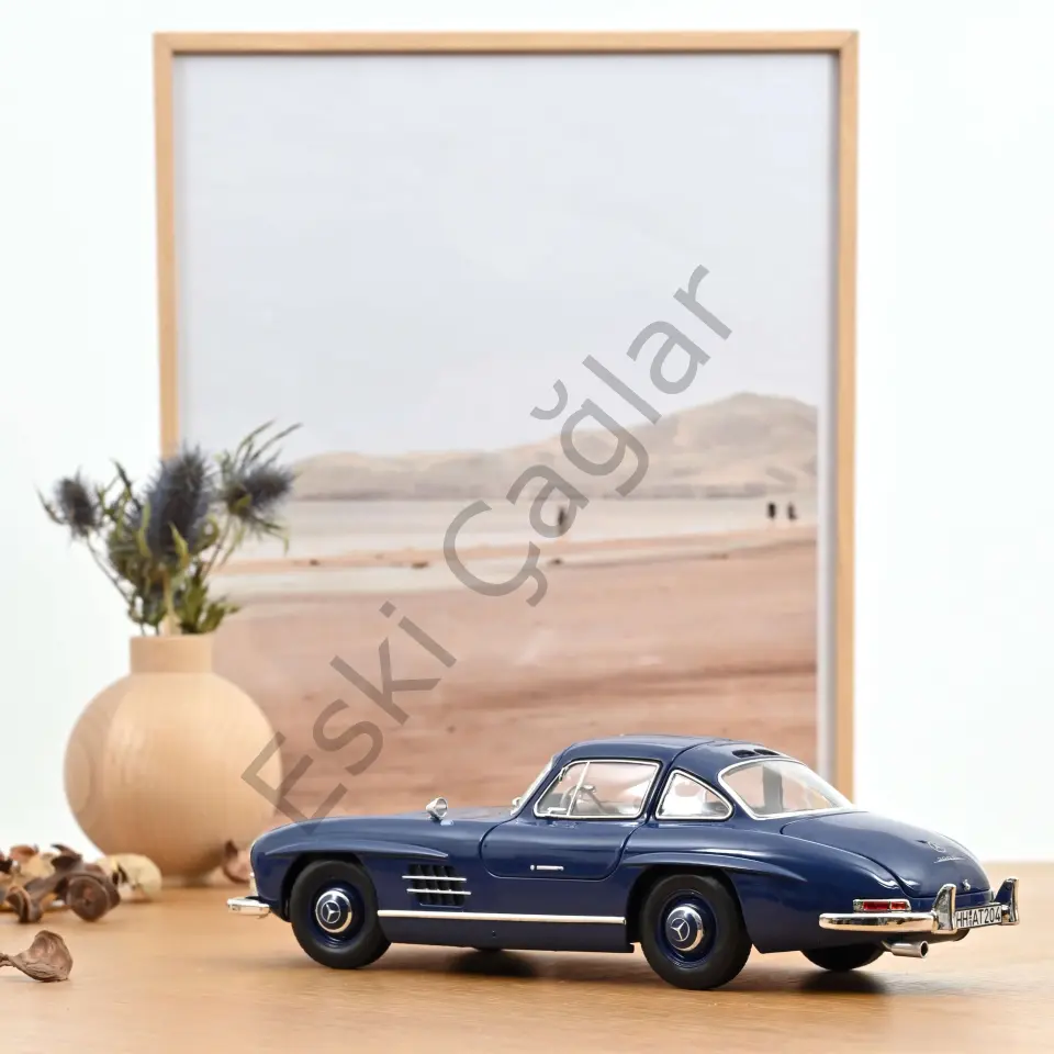 1:18 Norev 1954 Mercedes Benz 300SL Gullwing W198