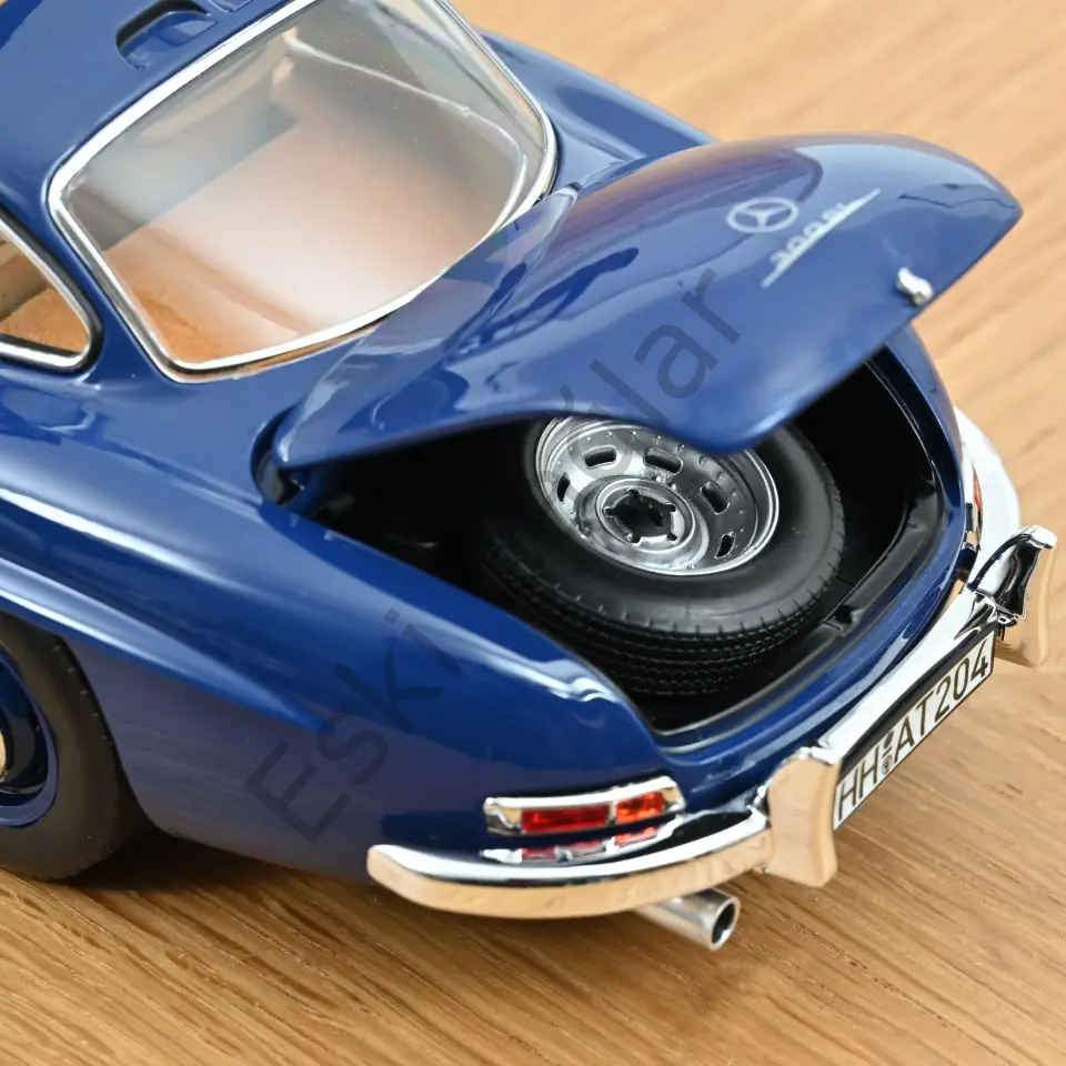 1:18 Norev 1954 Mercedes Benz 300SL Gullwing W198