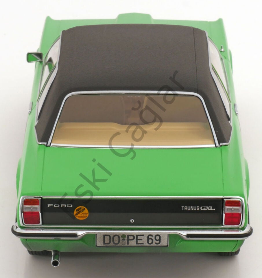 1:18 KKScale Ford Taunus GLX Limousine 1971 Green Dirty Version