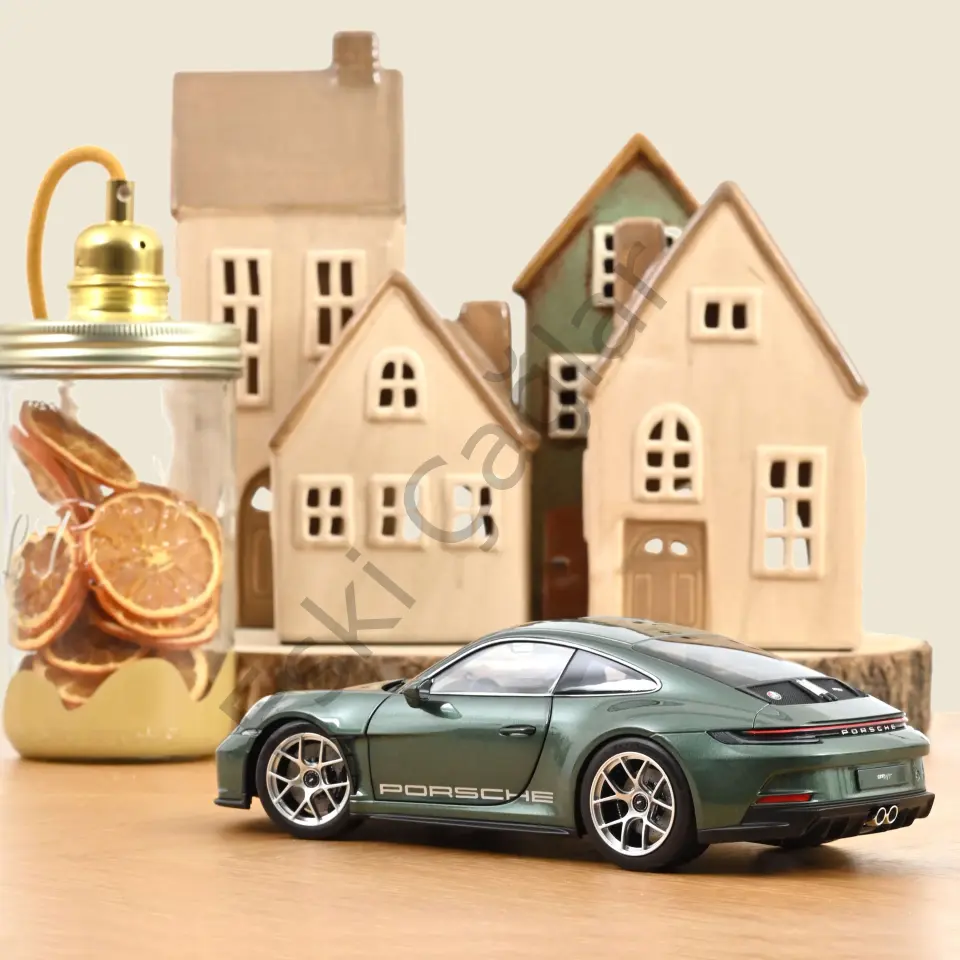 1:18 Norev Porsche 911 S/T 2023 Malachite Green Metallic