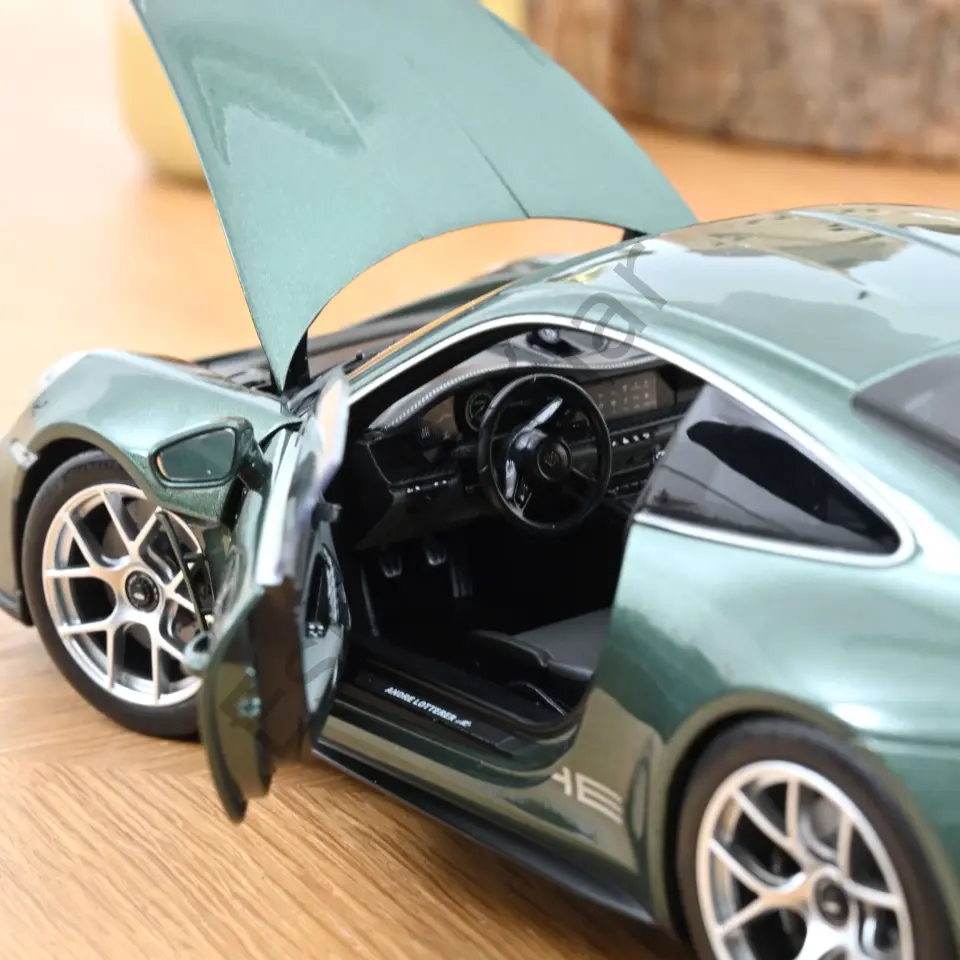1:18 Norev Porsche 911 S/T 2023 Malachite Green Metallic