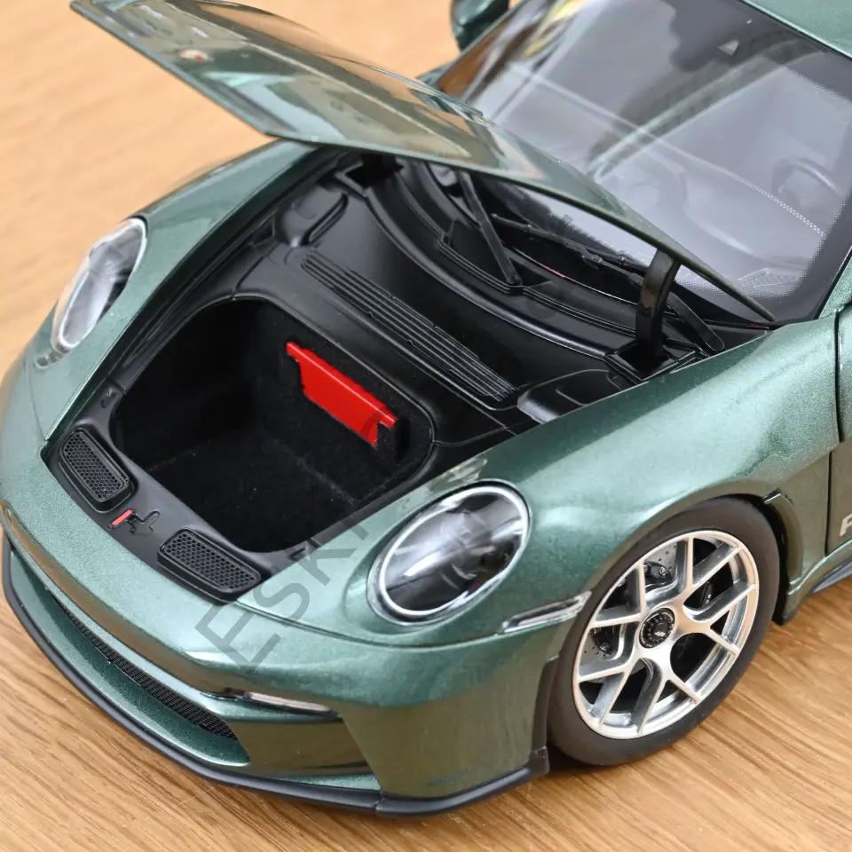 1:18 Norev Porsche 911 S/T 2023 Malachite Green Metallic
