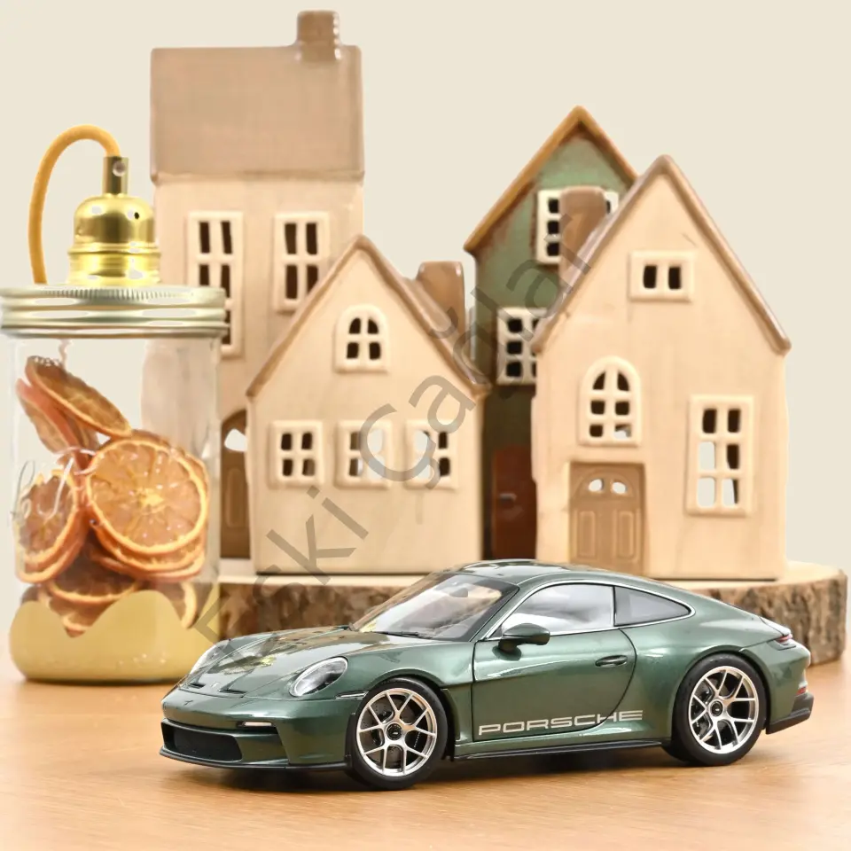 1:18 Norev Porsche 911 S/T 2023 Malachite Green Metallic