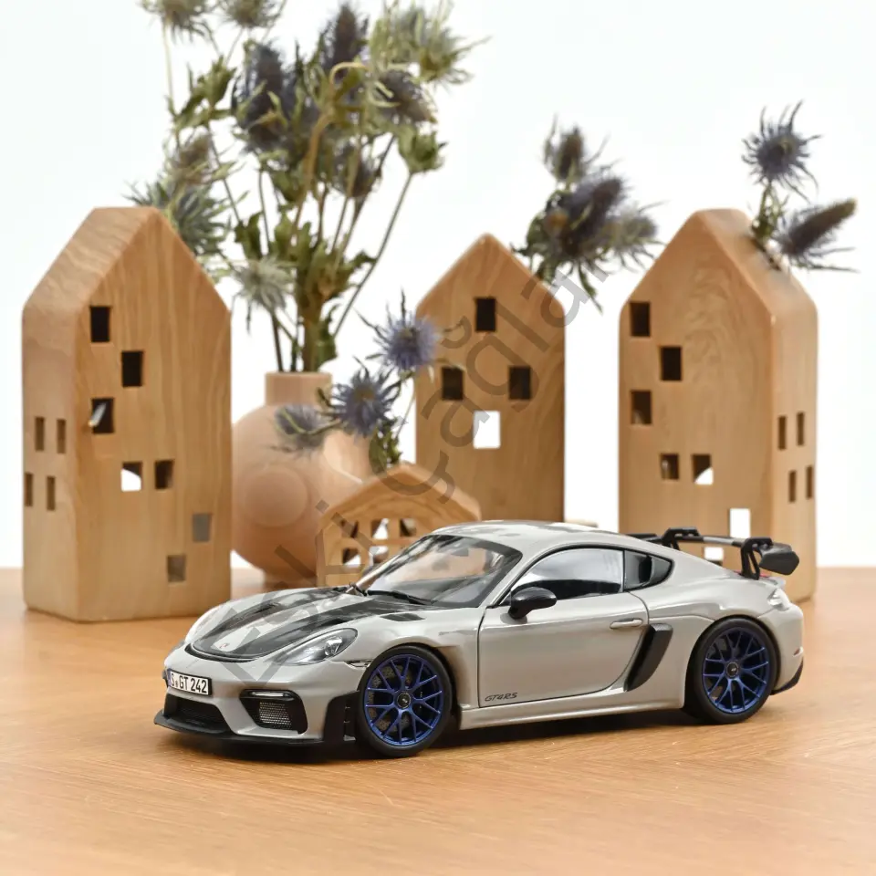 1:18 Norev Porsche Cayman GT4 RS w/Weissach Pack 2023
