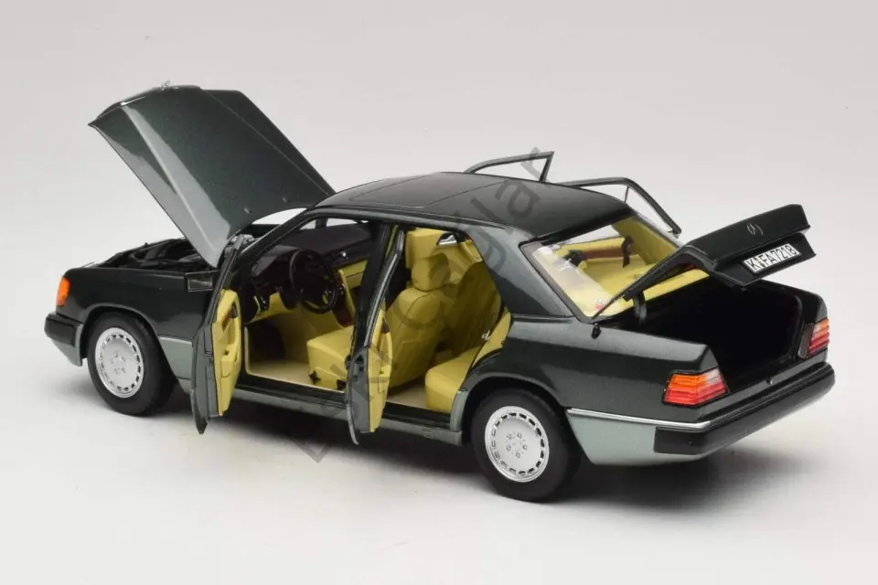 1:18 Norev Mercedes-Benz 230 E 1990 / Gece Yeşili Metalik Night Green Metallic