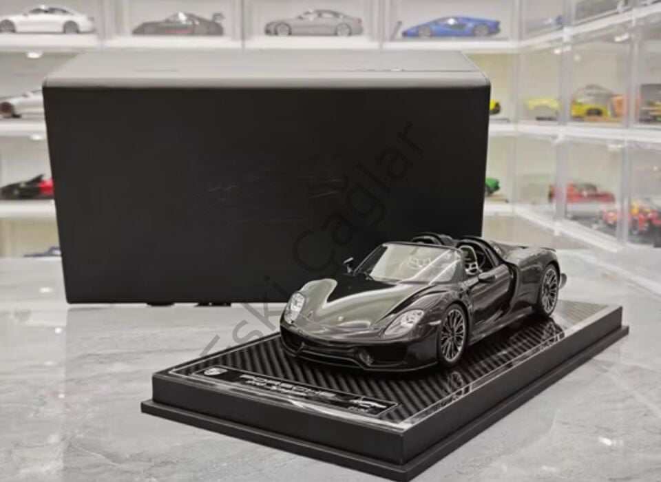 1:18 YY MODEL Porshe 918 Spider Black Resin Car Model