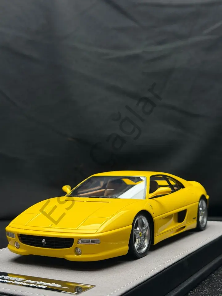 1:18 V8 Model Ferrari F355 Berlinetta (Yellow) Recine Car Model