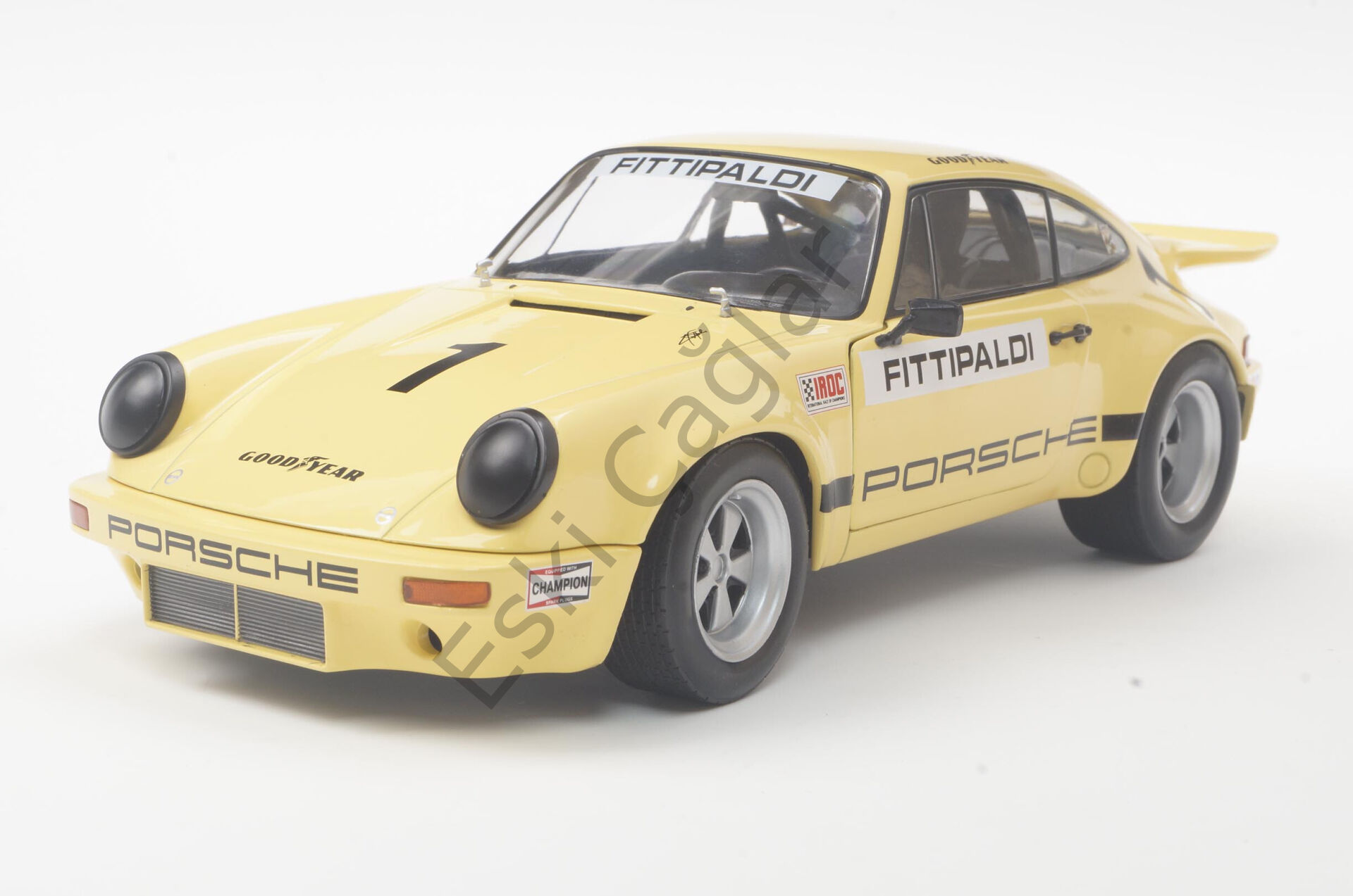 1:18 Solido Porsche 911 IROC Yellow 1974 #1 Fittipaldi