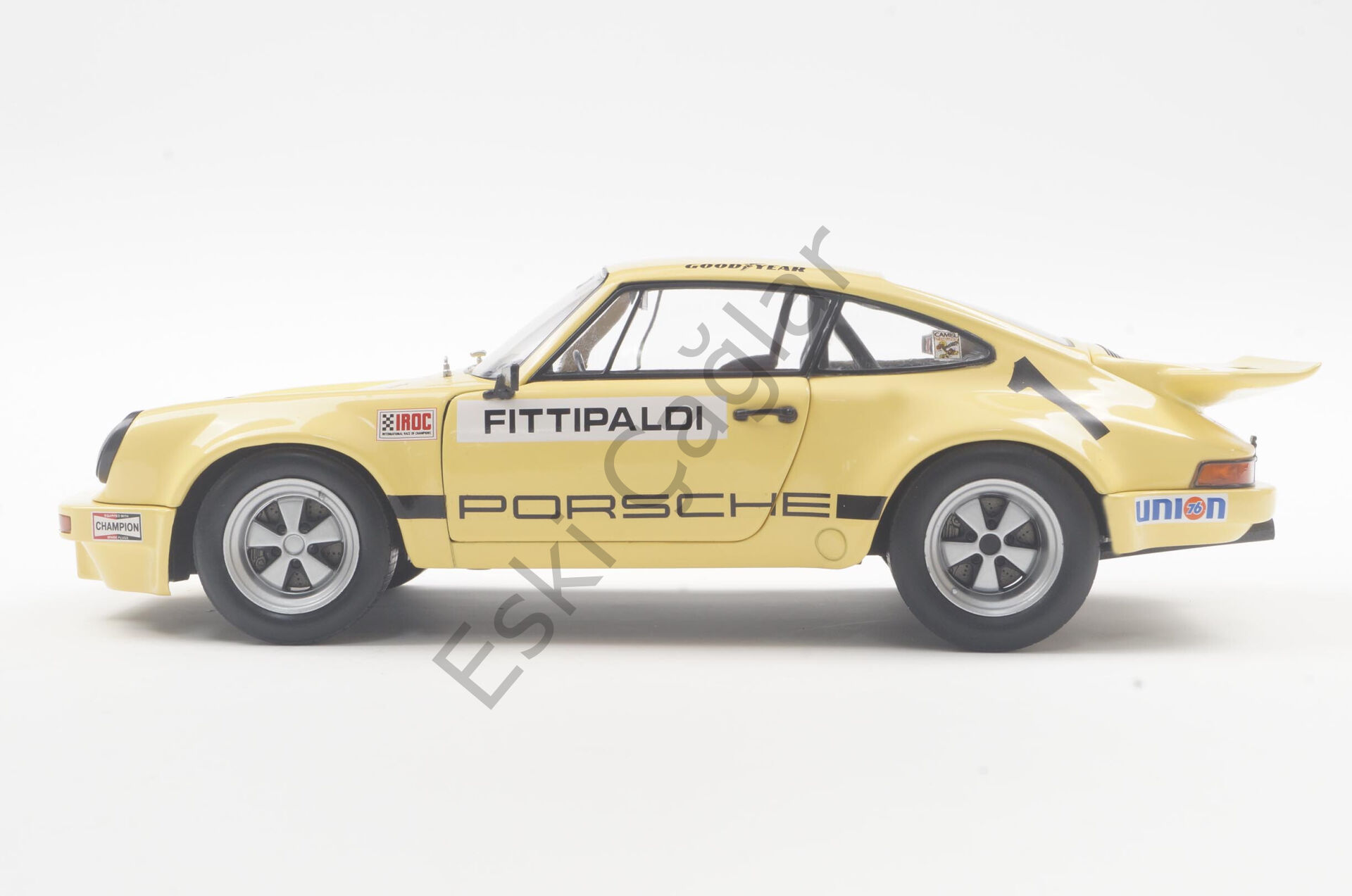1:18 Solido Porsche 911 IROC Yellow 1974 #1 Fittipaldi