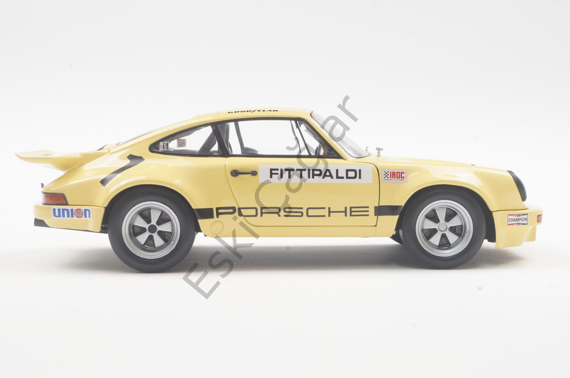 1:18 Solido Porsche 911 IROC Yellow 1974 #1 Fittipaldi