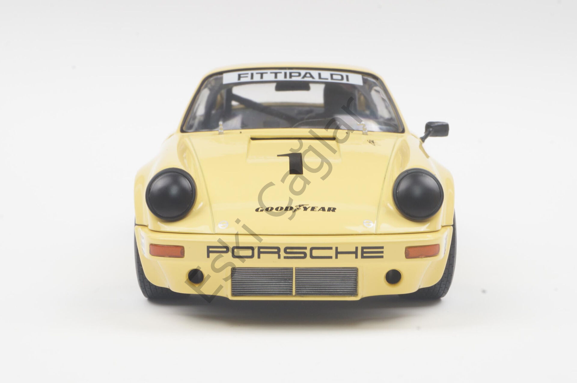 1:18 Solido Porsche 911 IROC Yellow 1974 #1 Fittipaldi