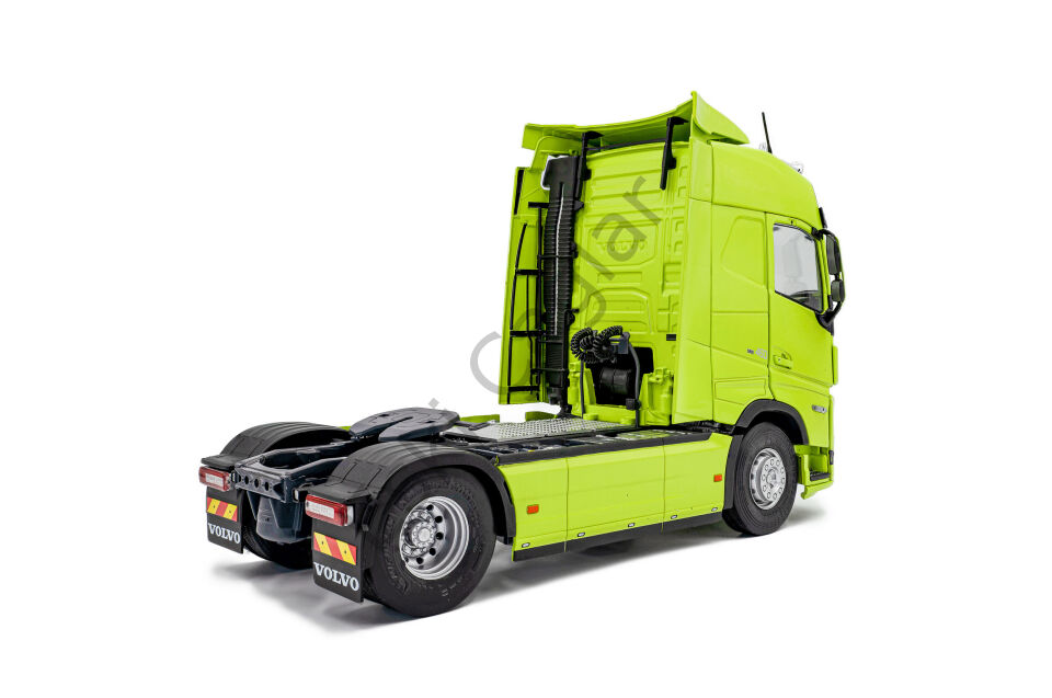1:24 Volvo Trucks FH Globetrotter XL Neon Green 2023