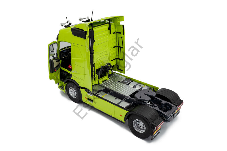 1:24 Volvo Trucks FH Globetrotter XL Neon Green 2023